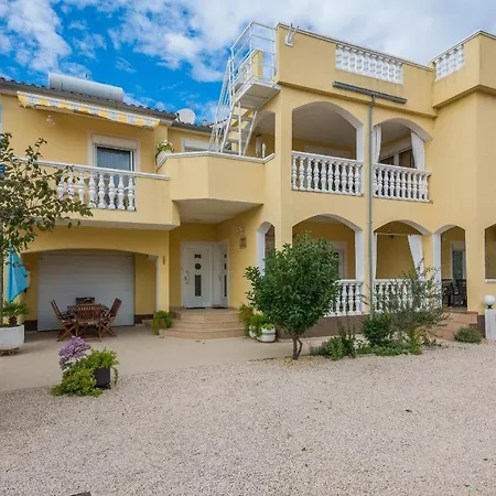 Appartement Sarlija