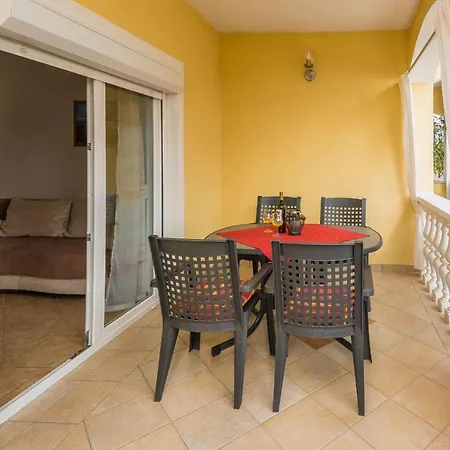 Appartement Sarlija *